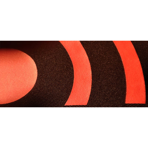 Zoom sur l'impression de logo sur matière lycra